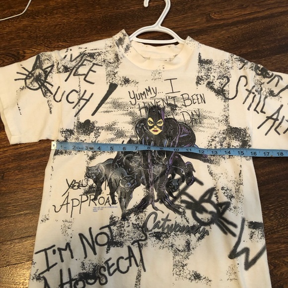 Vintage DC Cat Woman Batman graffiti print 2 sides- US Small Top Crop top- Rare - Picture 7 of 10
